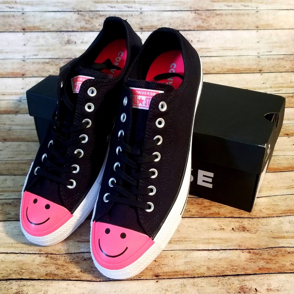 Converse Smiley Low Top